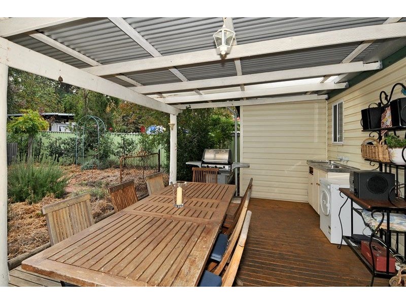 11 Banksiadale Road, Dwellingup WA 6213