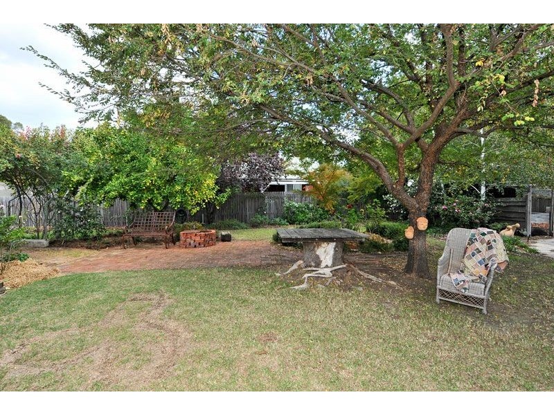 11 Banksiadale Road, Dwellingup WA 6213