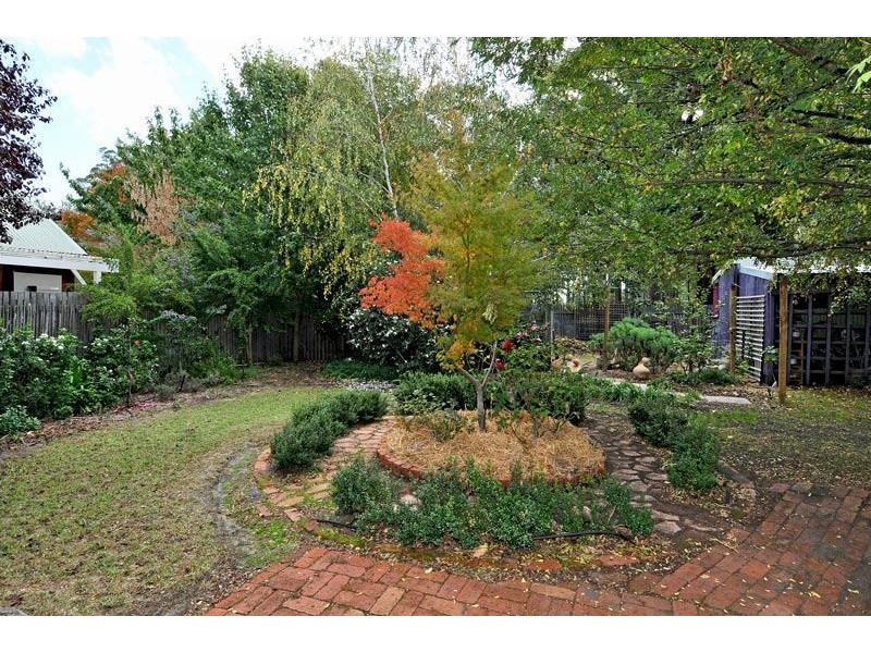 11 Banksiadale Road, Dwellingup WA 6213