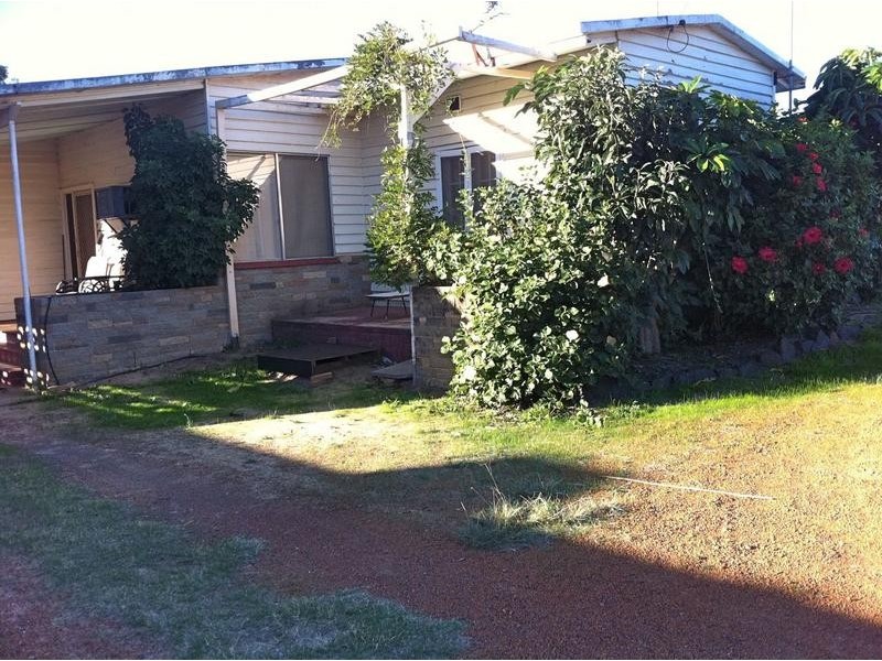 12 Hair Street, Waroona WA 6215