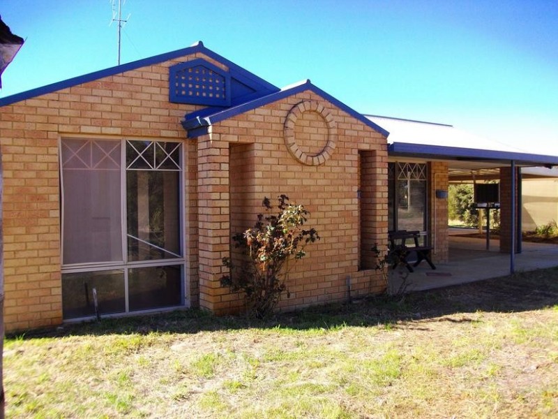 7 Richardson Road, Waroona WA 6215
