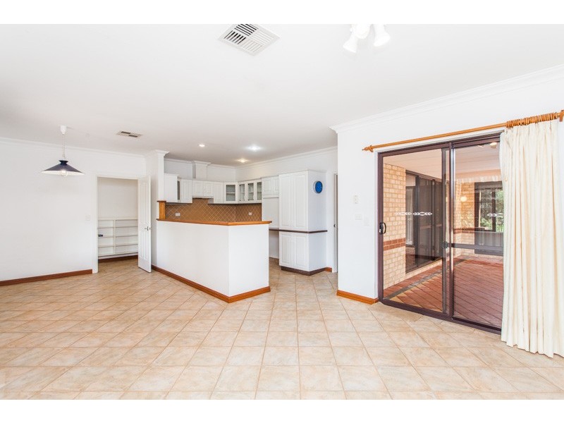 25 Sunland Avenue, South Yunderup WA 6208