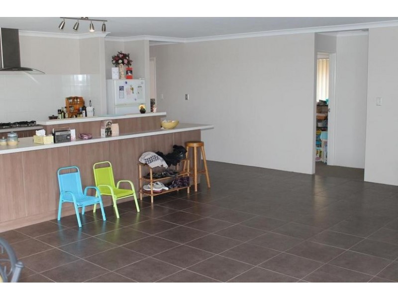 11 Placid Bend, South Yunderup WA 6208