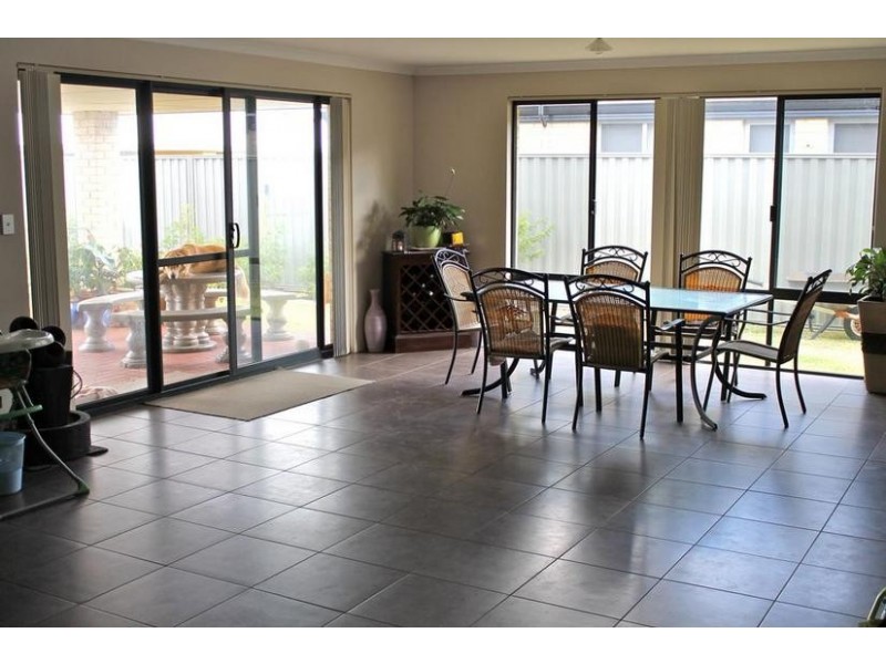 11 Placid Bend, South Yunderup WA 6208