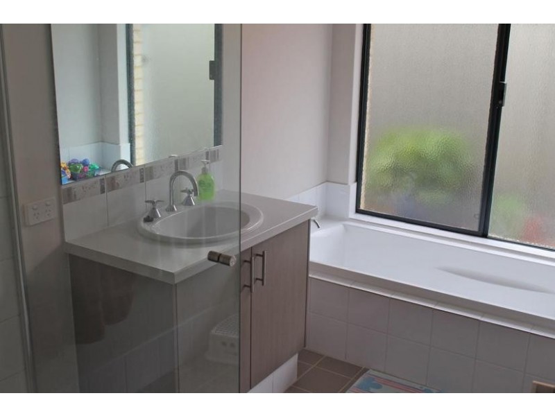 11 Placid Bend, South Yunderup WA 6208