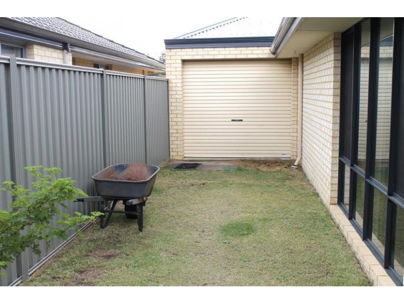 11 Placid Bend, South Yunderup WA 6208