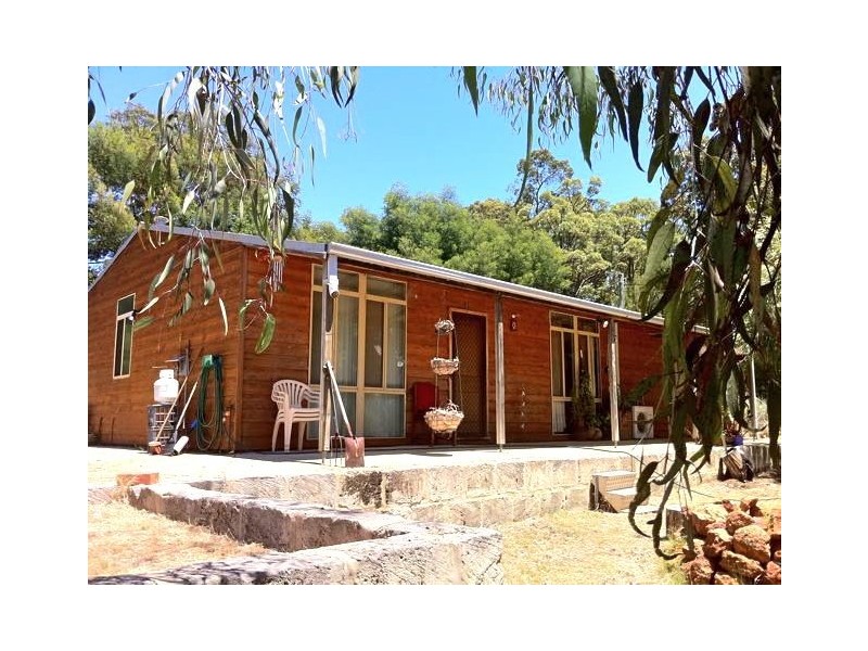 8 Sollya Crescent, Dwellingup WA 6213