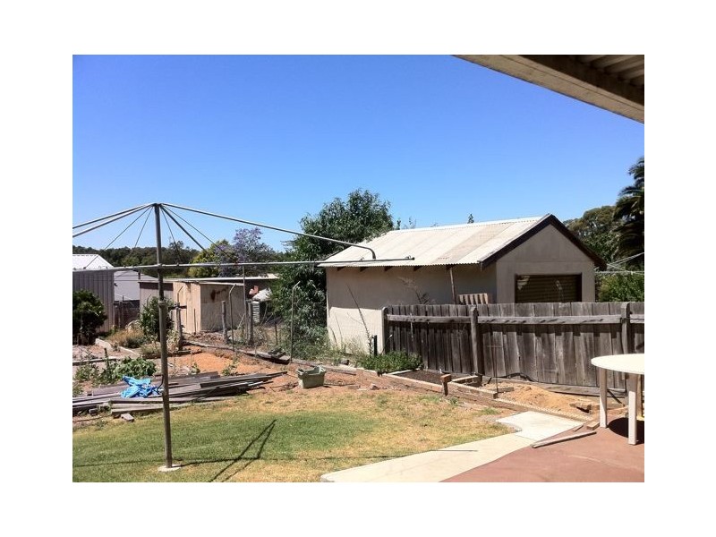 8 Sollya Crescent, Dwellingup WA 6213