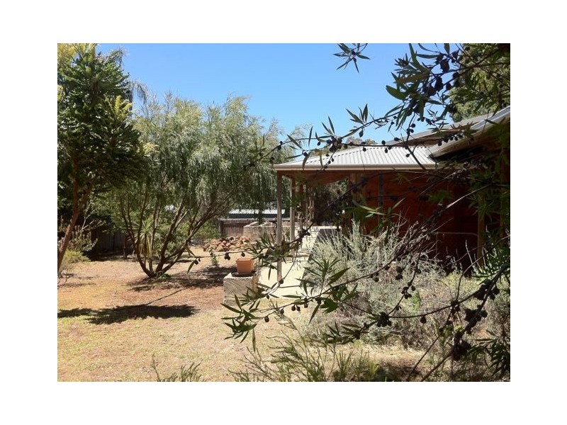 8 Sollya Crescent, Dwellingup WA 6213