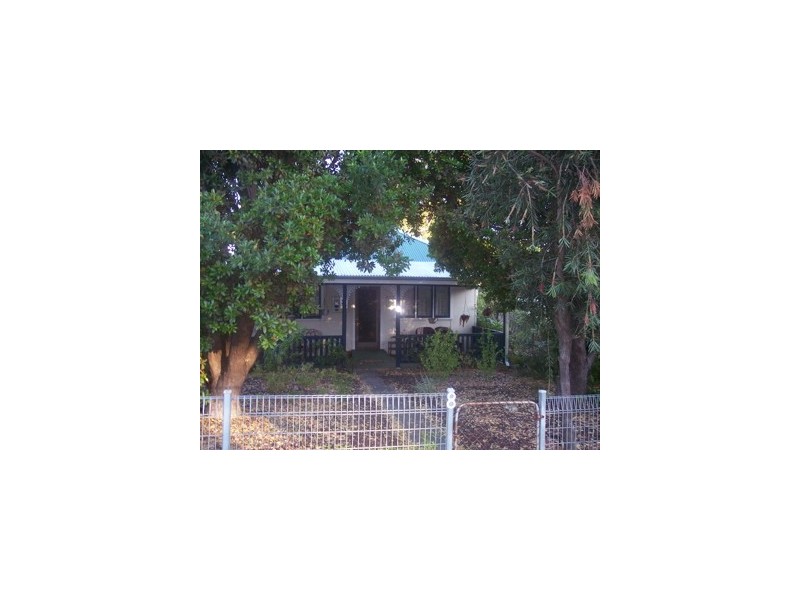 8 Church Street, Dwellingup WA 6213