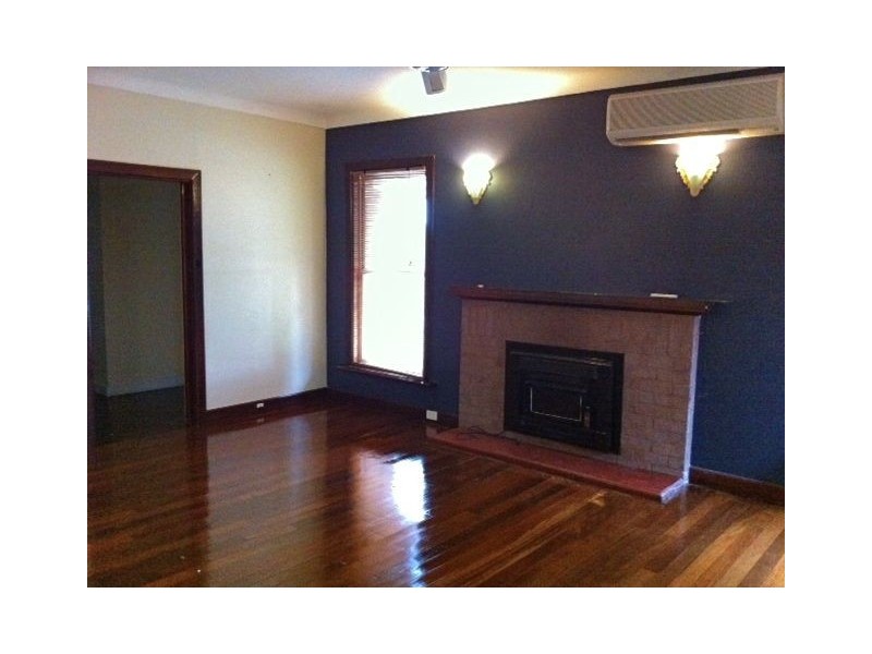 2 Hesse Street, Waroona WA 6215