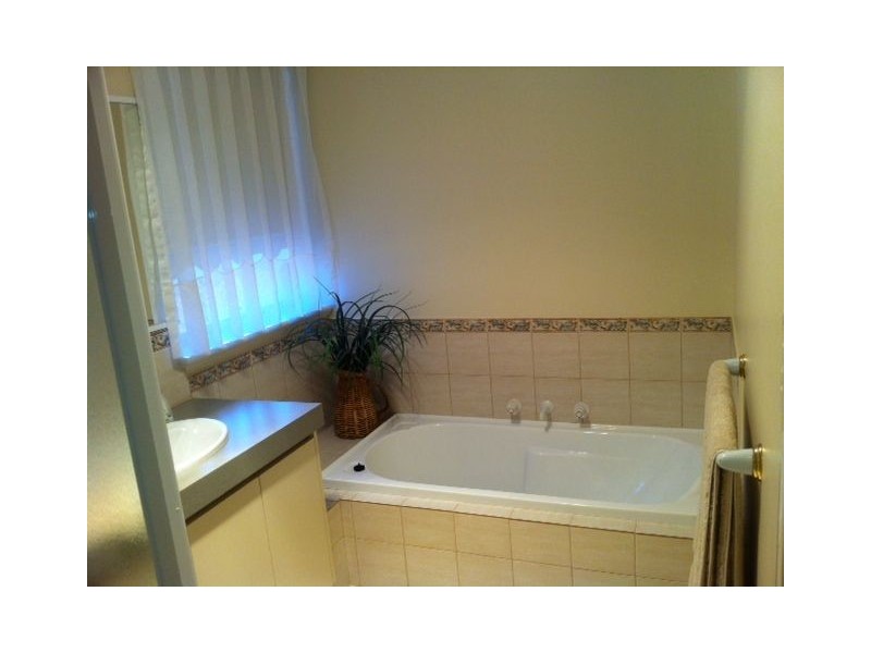 13 Elliott Street, Waroona WA 6215