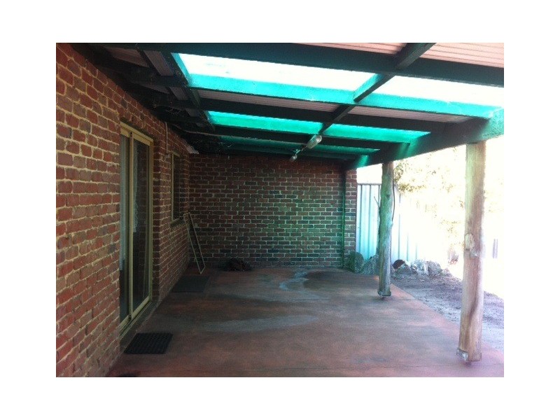 2/5a De Hamel Street, Waroona WA 6215