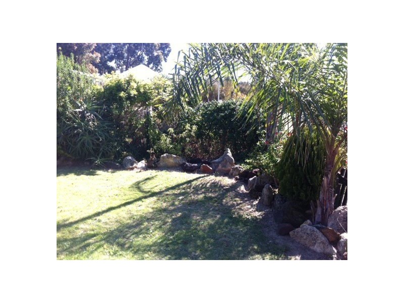 2/5a De Hamel Street, Waroona WA 6215