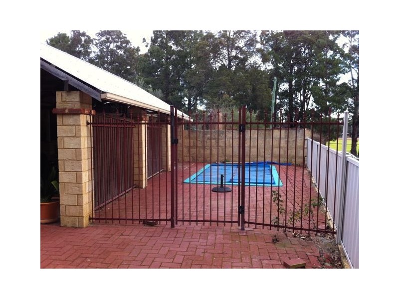 26 Wallace Road, Dwellingup WA 6213