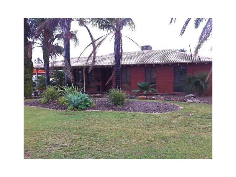 10 Hawksley Drive, Waroona WA 6215