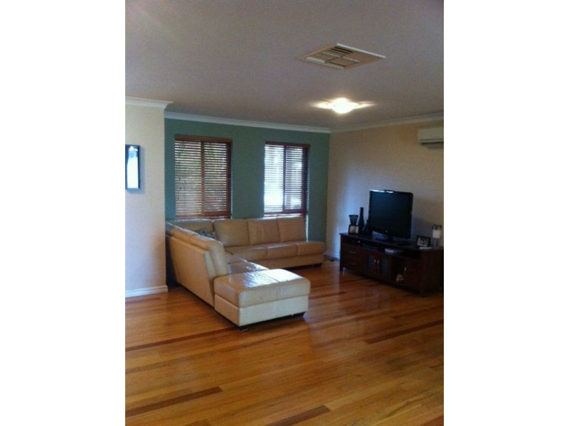 10 Hawksley Drive, Waroona WA 6215