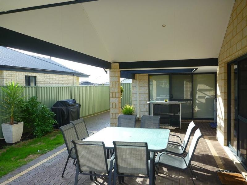 3 Woodstock Turn, Ravenswood WA 6208