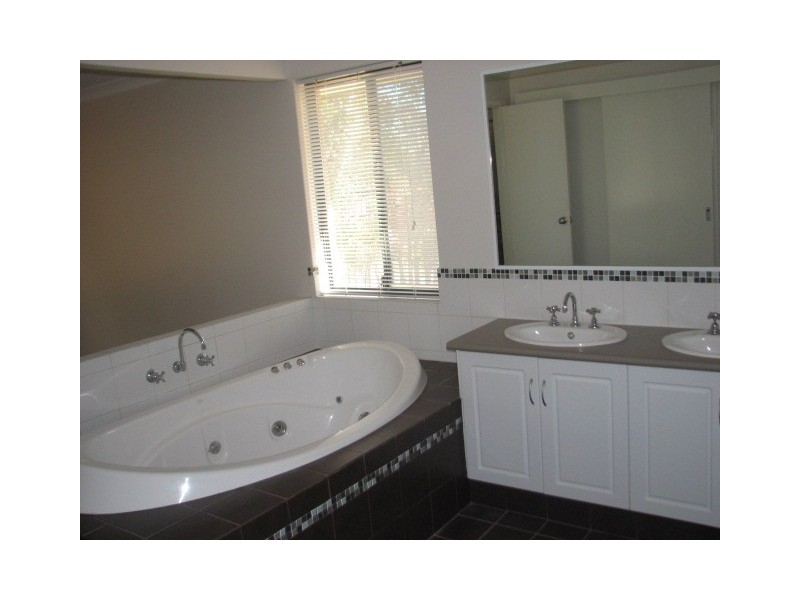 29 Lyons Road, Waroona WA 6215