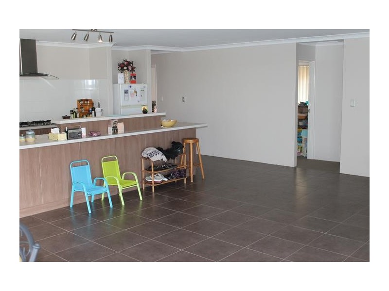 11 Placid Bend, South Yunderup WA 6208