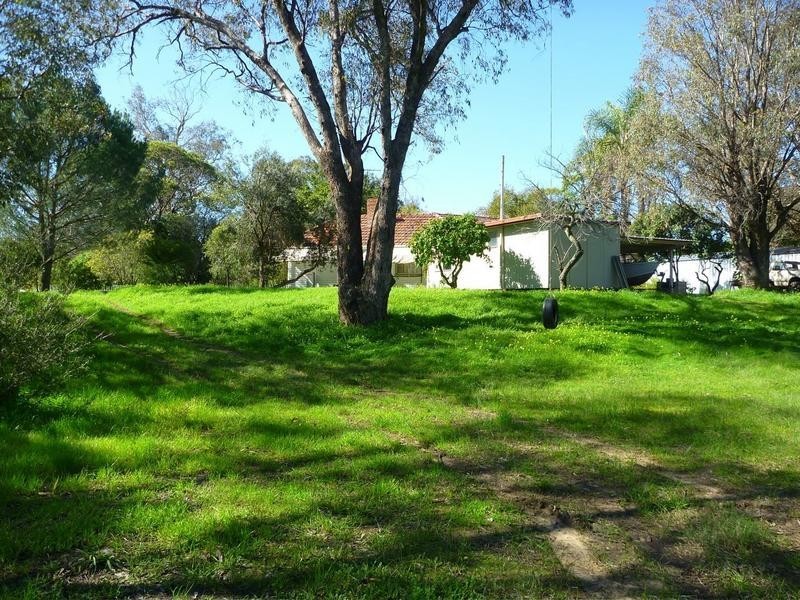 18 Paterson Road, Pinjarra WA 6208