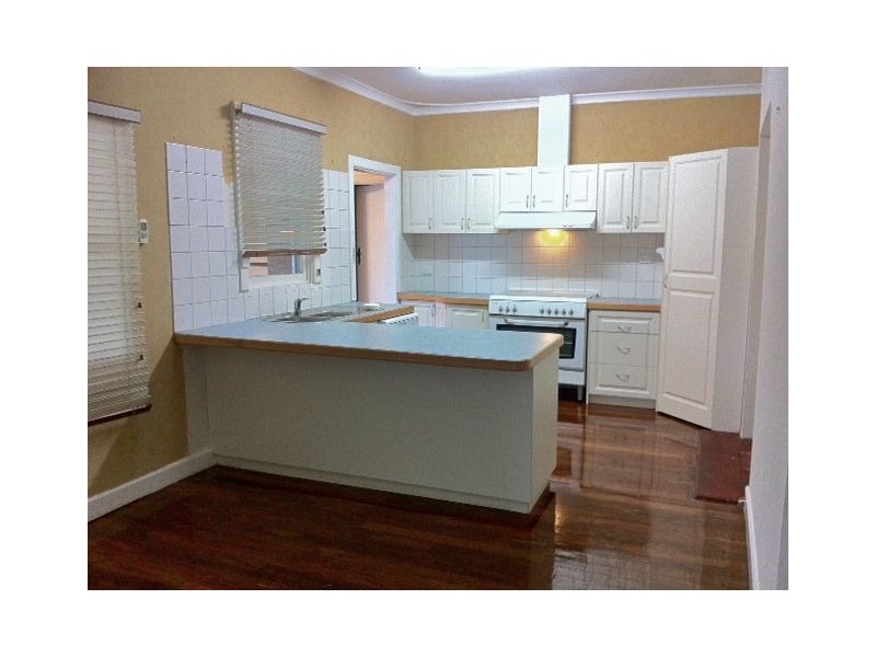 2 Hesse Street, Waroona WA 6215