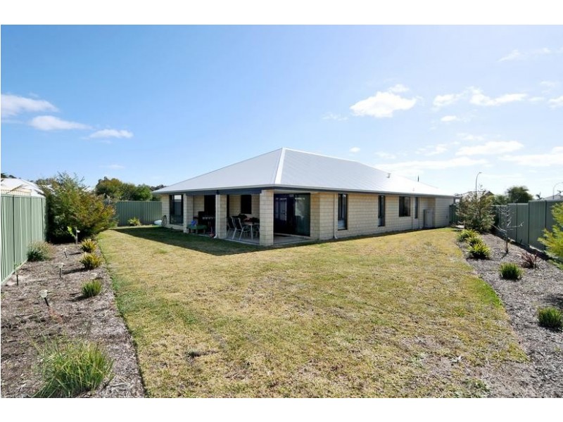 12 Goldseeker Loop, Ravenswood WA 6208