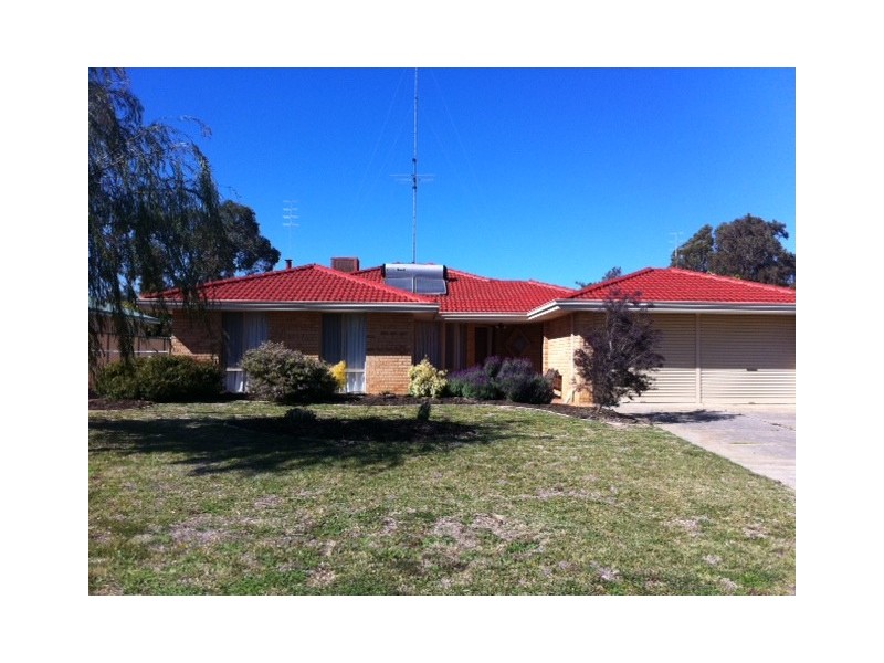 17 Alexander Drive, Waroona WA 6215
