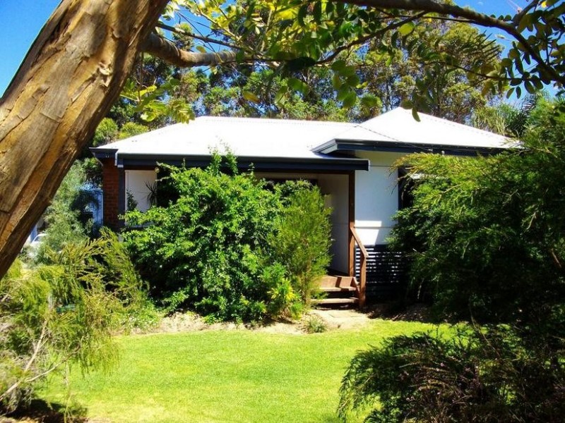 7 Sutton Street, Waroona WA 6215