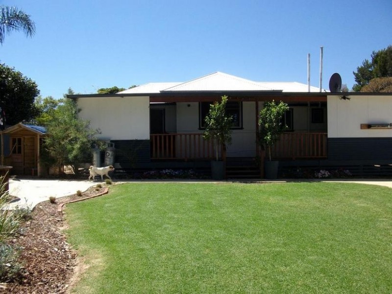 7 Sutton Street, Waroona WA 6215