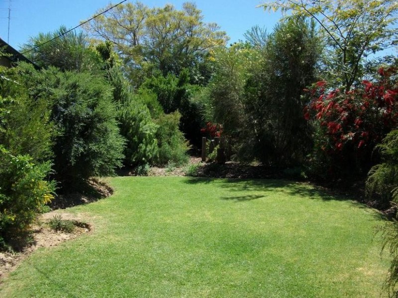 7 Sutton Street, Waroona WA 6215