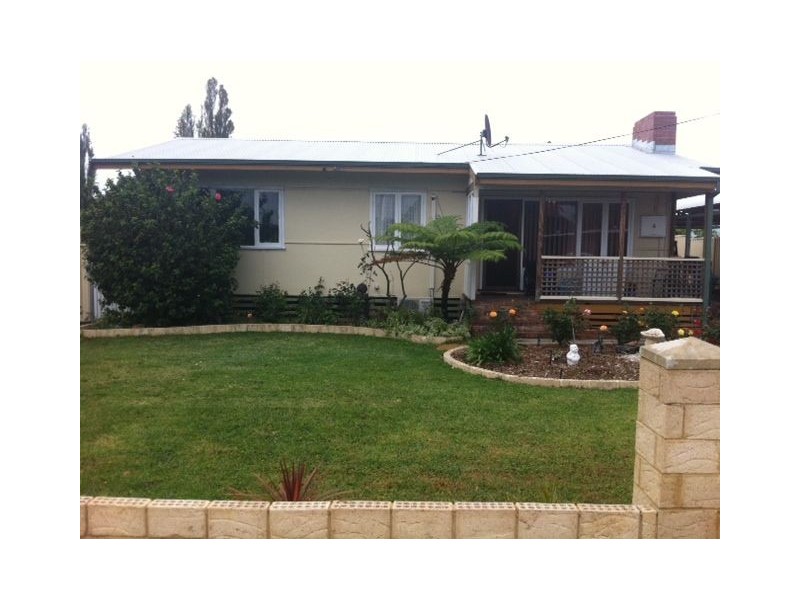 4 Fitzpatrick Street, Waroona WA 6215