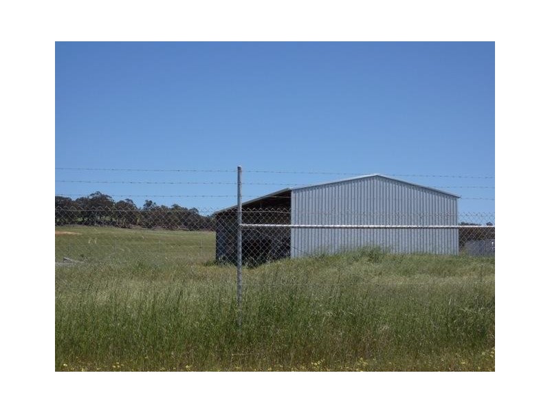 8 Wandering-Pingelly Road, Wandering WA 6308