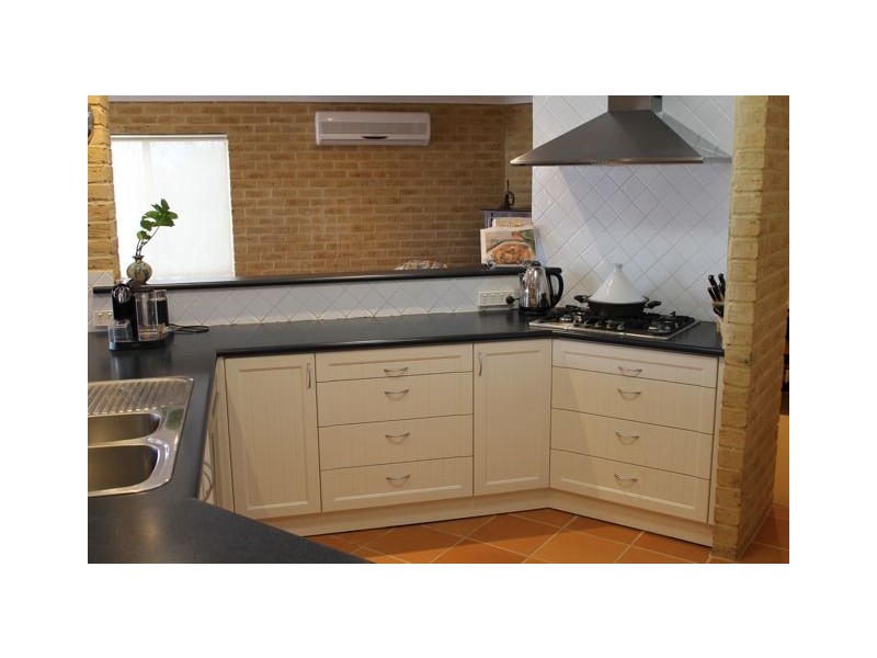47 Allambi way, South Yunderup WA 6208
