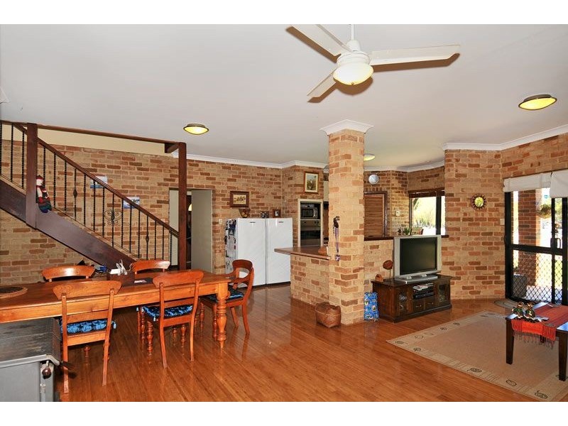 142 Banksia Terrace, South Yunderup WA 6208