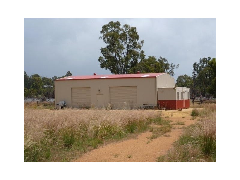 8 Farmers Avenue, Boddington WA 6390