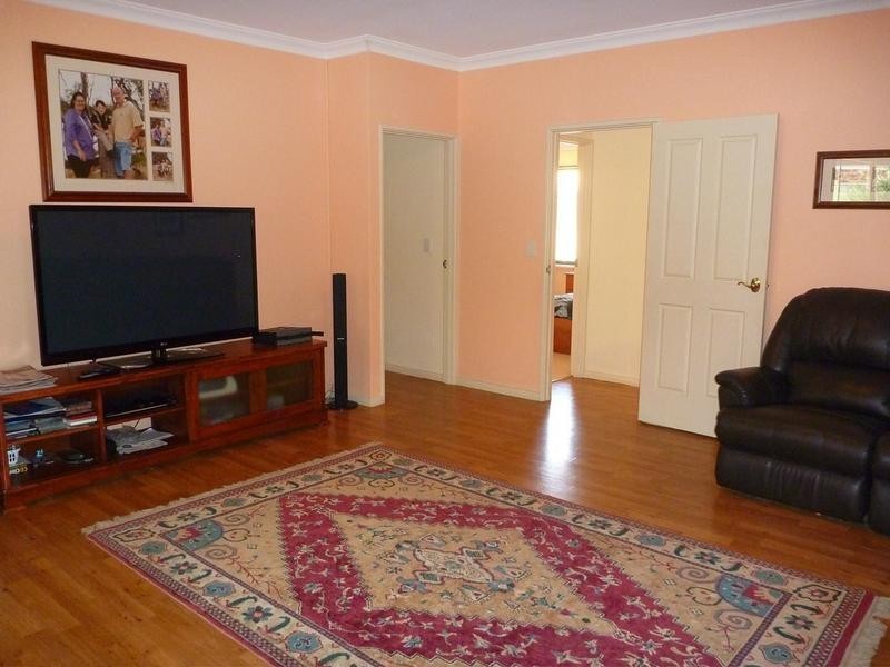 16 Country Road, Pinjarra WA 6208