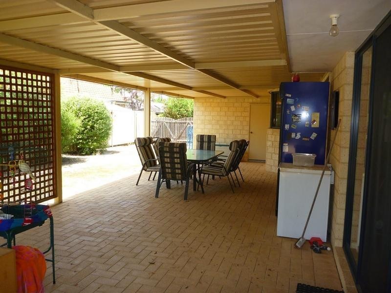 16 Country Road, Pinjarra WA 6208