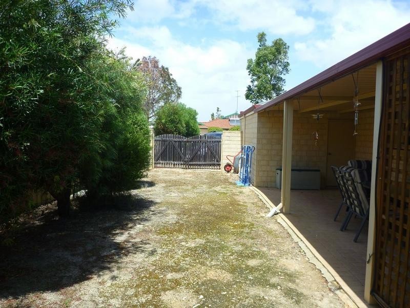 16 Country Road, Pinjarra WA 6208