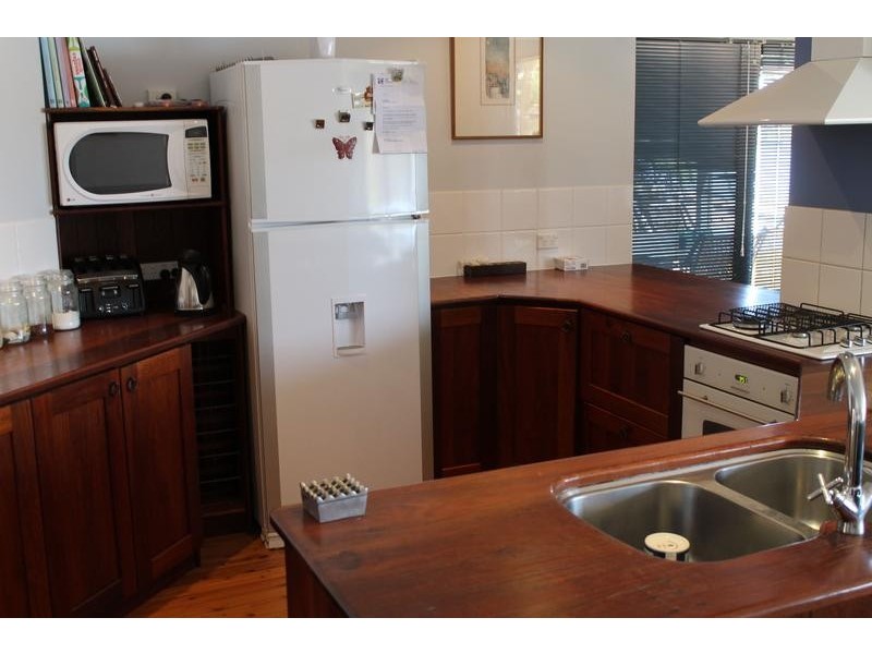 11 Park way, South Yunderup WA 6208