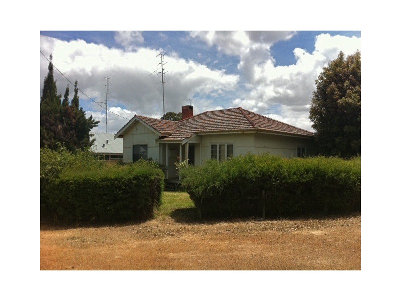 22 Green Street, Waroona WA 6215