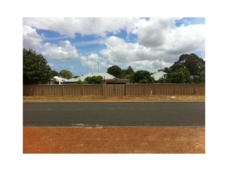 22 Green Street, Waroona WA 6215