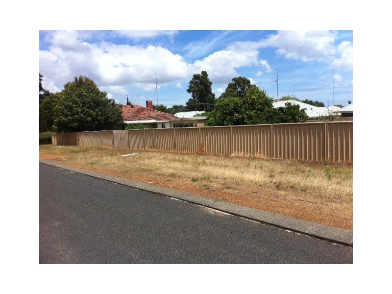 22 Green Street, Waroona WA 6215