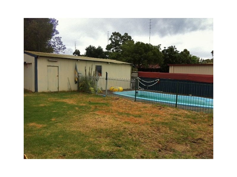 7 Walmsley Street, Waroona WA 6215