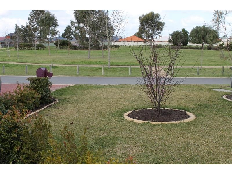 16 MEADOW LANE, Pinjarra WA 6208