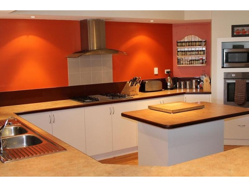 16 MEADOW LANE, Pinjarra WA 6208