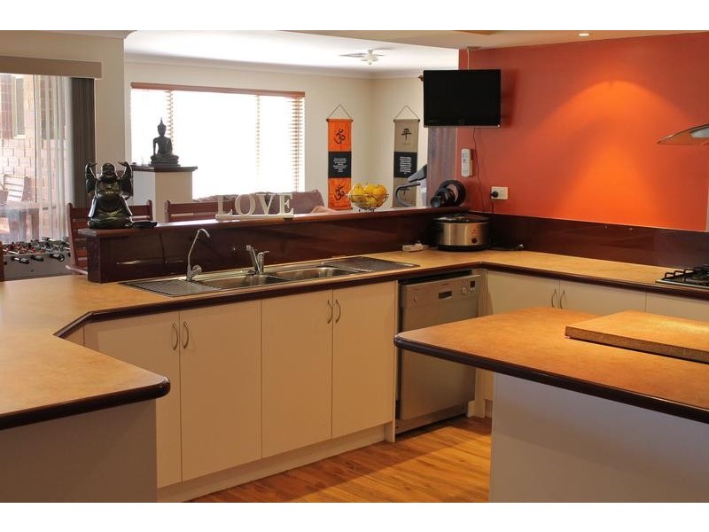 16 MEADOW LANE, Pinjarra WA 6208