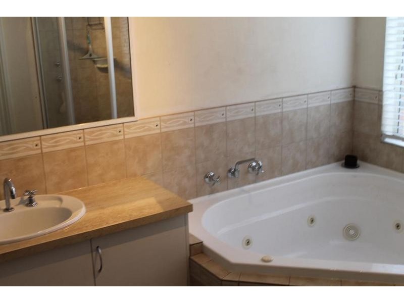 16 MEADOW LANE, Pinjarra WA 6208