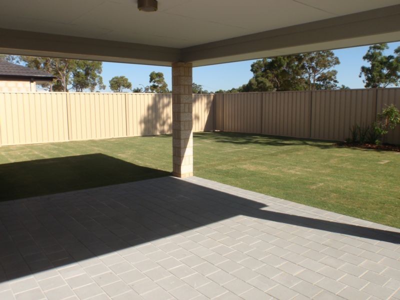 2 HAYS ENTRANCE, Pinjarra WA 6208