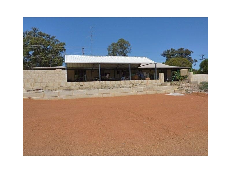 8 Adam Road, Boddington WA 6390